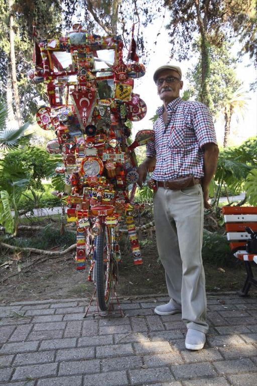 بالصور.. تركي يحول دراجته الهوائية الى سيّارة 7