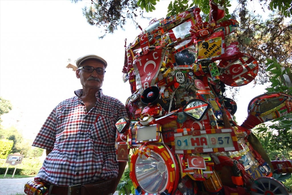 بالصور.. تركي يحول دراجته الهوائية الى سيّارة 9