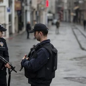 تركيا.. عملية خاصة لاعتقال 45 موظفا سابقا في الاستخبارات