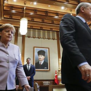 هل ينقطع حبل العلاقات بين تركيا والغرب ؟