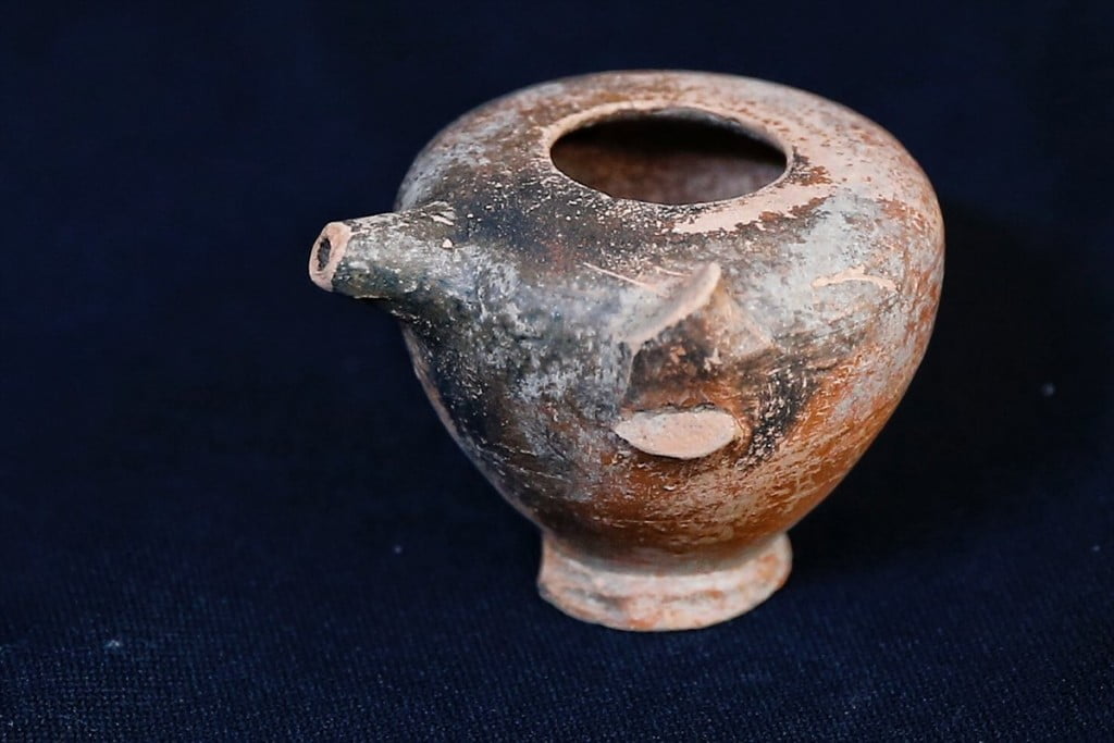 صور.. أدوات منزلية عمرها ألفي عام في أنطاليا جنوبي تركيا 11