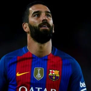 نجوم اتراك يصنعون الاثارة في الملاعب الاوروبية