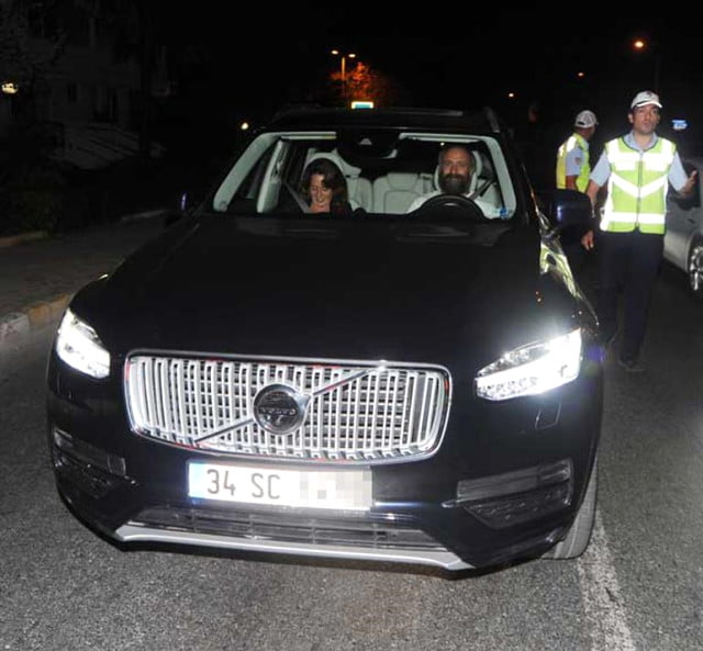 الشرطة التركية توقف "السلطان سليمان" 2 الشرطة التركية توقف "السلطان سليمان" 1