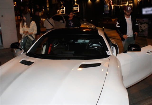 بالصور.. "مراد بوز" يشتري لعبته الجديدة بـ 1.2 مليون ليرة تركية 7