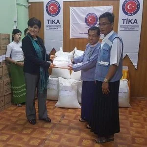 وصول أول دفعة من المساعدات الإنسانية التركية إلى أراكان