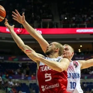 فوز تركيا على بريطانيا ببطولة أوروبا