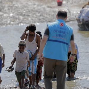 بنغلاديش تسمح لـ “الديانة التركي” بإيصال مساعدات للاجئي أراكان
