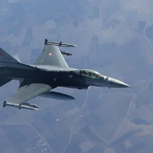 مقاتلات تركية تدمر مواقع لـ “بي كا كا” شمالي العراق