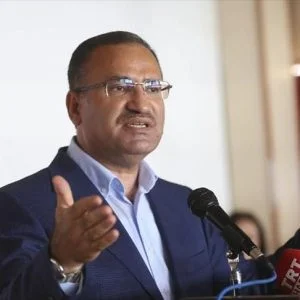 تركيا نطالب بإلغاء استفتاء الإقليم الكردي وليس تأجيله