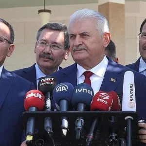 يلدريم يدعو بارزاني التراجع قبل فوات الاوان