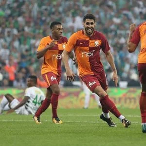 غلاطة سراي يجتاز بورصة سبور وينفرد بصدارة الدوري التركي