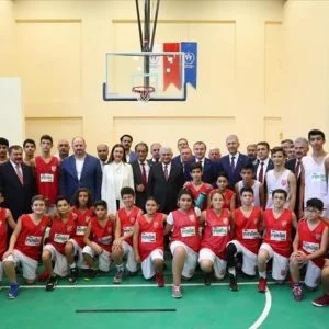 يلدريم يضع حجر الأساس لثلاثة ملاعب كروية في إزمير