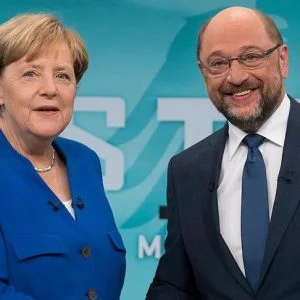 ميركل: سأبحث مع القادة الأوروبيين “إنهاء المفاوضات” مع تركيا