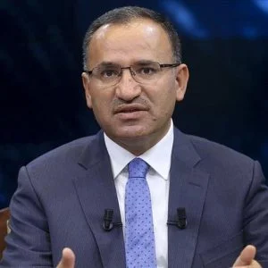 أنقرة تحذّر من فوضى قد تحدث