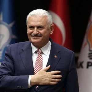 يلدريم يهنئ الشعب التركي بمناسبة “عيد الجمهورية”