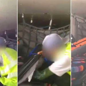 شاهد.. ضبط عامل مطار يسرق من حقائب المسافرين