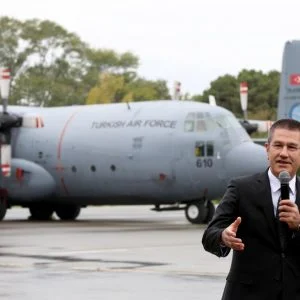 وزير الدفاع التركي: سنغدو من الدول المصنعة لتكنولوجيا الصناعات الباليستية