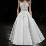 من وحي الخمسينيات.. المصمم نعيم خان يطلق مجموعته لخريف 2017 ! 8 من وحي الخمسينيات.. المصمم نعيم خان يطلق مجموعته لخريف 2017 ! 7