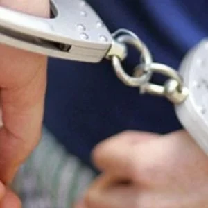 قتل ابنته لعدم قدرتها على كتابة واجب الحضانة