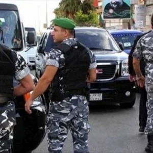 لبناني يرتكب مذبحة بحق والده وجيرانه