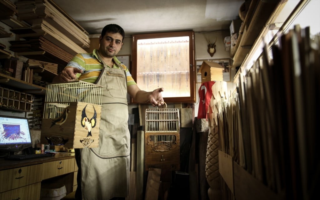 نجّار تركي يُصدّر أقفاصًا مزخرفة للعصافير إلى 17 دولة "صور" 7