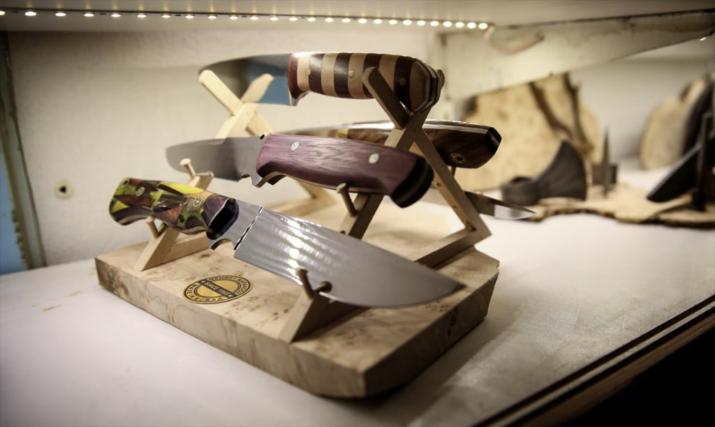 نجّار تركي يُصدّر أقفاصًا مزخرفة للعصافير إلى 17 دولة "صور" 10 نجّار تركي يُصدّر أقفاصًا مزخرفة للعصافير إلى 17 دولة "صور" 9