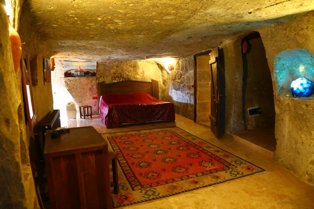 منازل حجرية تاريخية بتركيا.. تغري العرسان بالتقاط صور تذكارية 1