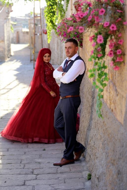 منازل حجرية تاريخية بتركيا.. تغري العرسان بالتقاط صور تذكارية 3