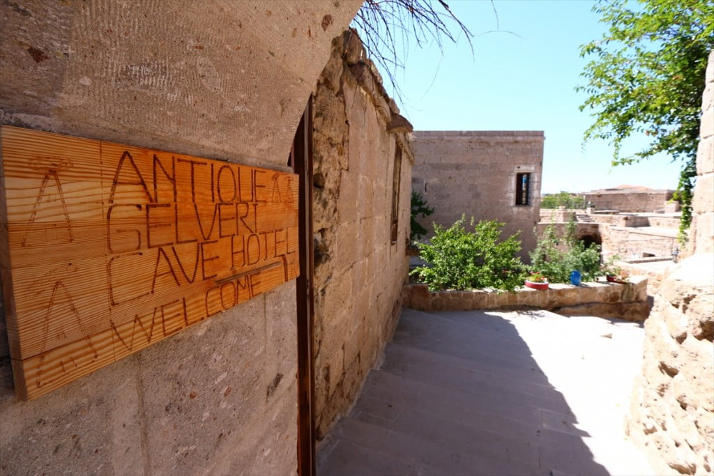 منازل حجرية تاريخية بتركيا.. تغري العرسان بالتقاط صور تذكارية 11