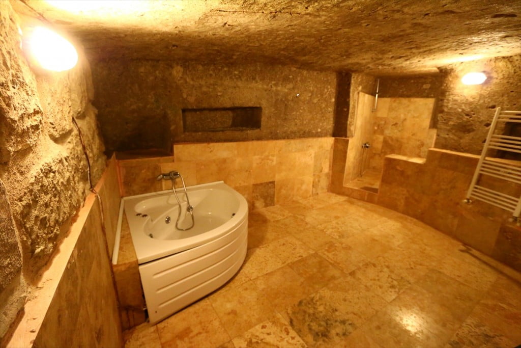 منازل حجرية تاريخية بتركيا.. تغري العرسان بالتقاط صور تذكارية 19