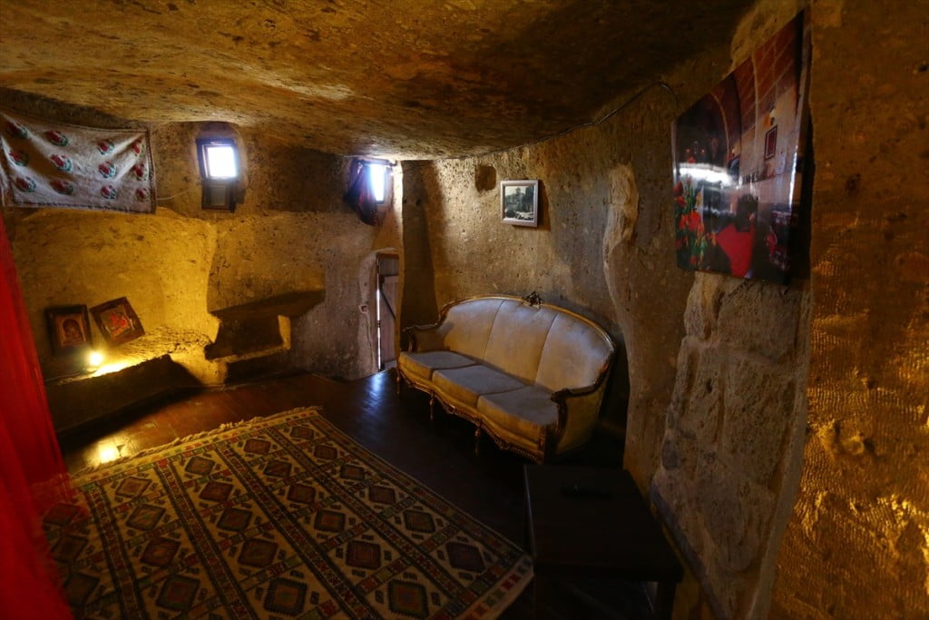 منازل حجرية تاريخية بتركيا.. تغري العرسان بالتقاط صور تذكارية 23