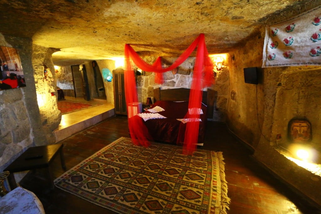 منازل حجرية تاريخية بتركيا.. تغري العرسان بالتقاط صور تذكارية 25