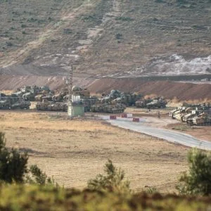 تركيا ترسل مزيداً من التعزيزات إلى الحدود السورية