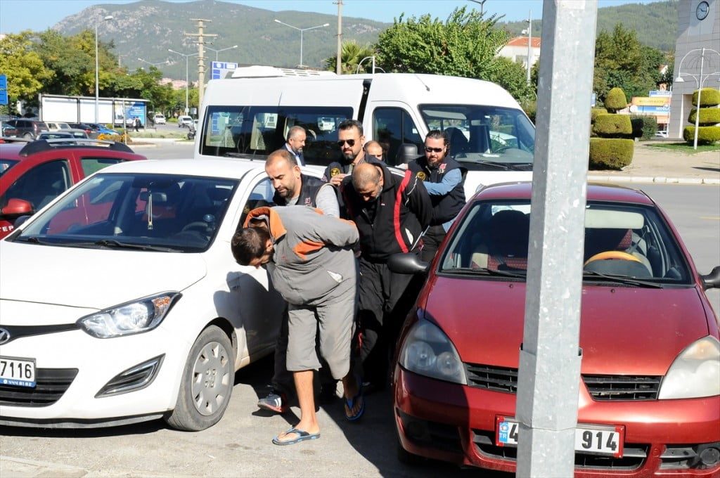 مكافحة الارهاب التركية تلقي القبض على 3 سوريين.. وهذه هي تهمهم 3