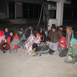 ضبط 87 مهاجرًا غير شرعي غربي تركيا
