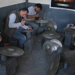 “الصنجات” التركية.. آلات موسيقية يتردد صداها حول العالم