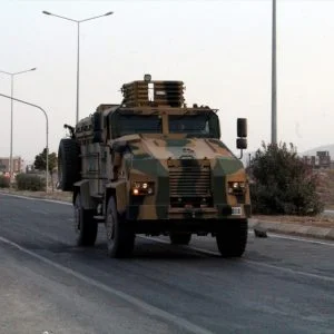 تواصل الأنشطة العسكرية التركية على الحدود مع سوريا ووصول تعزيزات إضافية للحدود !