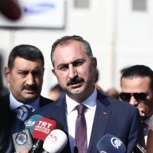 ما حقيقة منع تركيا موظف القنصلية الأمريكية من اللقاء بمحاميه