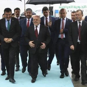 العبادي يصل أنقرة في زيارة رسمية