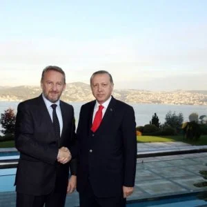 بكر عزت بيغوفيتش: تركيا بقيادة الرئيس أردوغان ترفع راية الإسلام بنبلٍ وأصالة