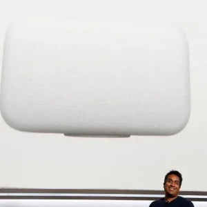 غوغل تقدم سماعاتها الشبكية الجديدة “هوم”