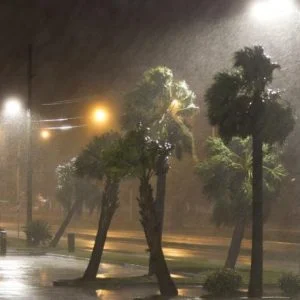 ولايات أميركية تعلن الطوارئ تحسبا لإعصار نيت