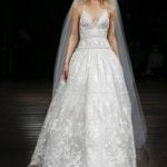 من وحي الخمسينيات.. المصمم نعيم خان يطلق مجموعته لخريف 2017 ! 2 من وحي الخمسينيات.. المصمم نعيم خان يطلق مجموعته لخريف 2017 ! 1