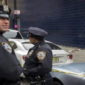 الشرطة الأمريكية تعتقل سعوديا لضربه زوجته