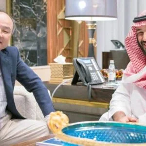 الدقيقة بمليار دولار.. صفقة مستثمر ياباني مع ولي العهد السعودي