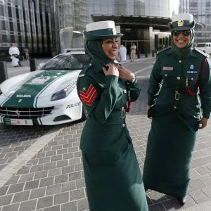 الامارات تطرد 50 عائلة سورية خلال 24 ساعة