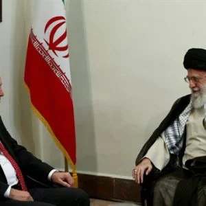 اردوغان.. التقى خامنئي بعيدا عن أعين الصحافة ومن ثم غادر طهران