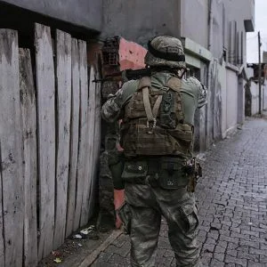 اصابة جندي تركي بعلمية ضد “بي كا كا” جنوب شرقي البلاد