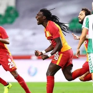 غلاطة سراي يغرد بعيدًا على قمة الدوري التركي