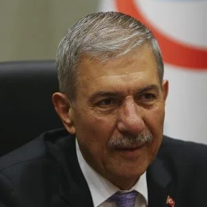 وزير الصحة التركي يصل العاصمة الصومالية